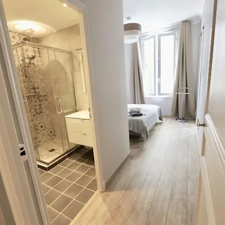 70m2 - La Roseraie アパート *